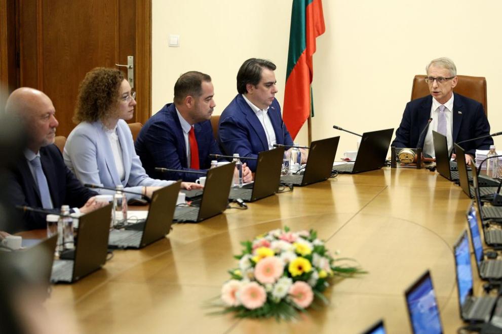 Премиерът Николай Денков отправи призив към вътрешния министър Калин Стоянов