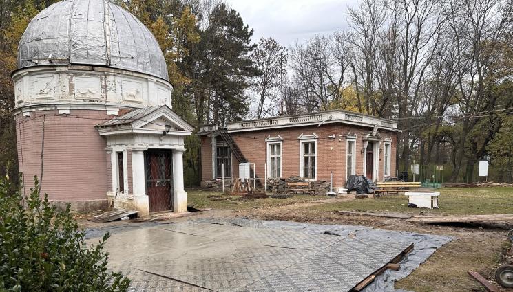 обсерваторията - ЗАРАДИ НЕКАЧЕСТВЕНО ИЗПЪЛНЕНИЕ: Ремонтират повторно покрива на сграда на Обсерваторията