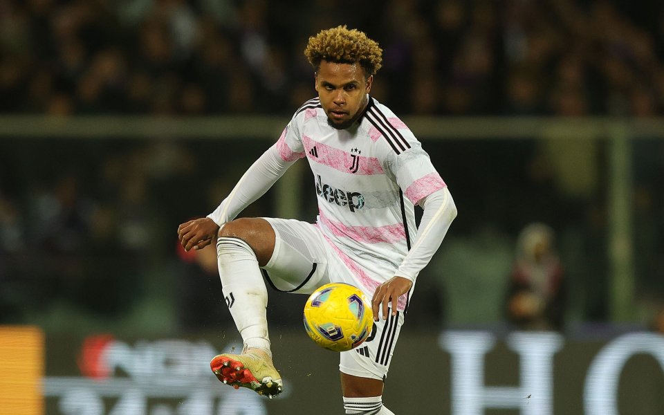 Полузащитниците на Ювентус Уестън МакКени и Фабио Мирети тренираха с