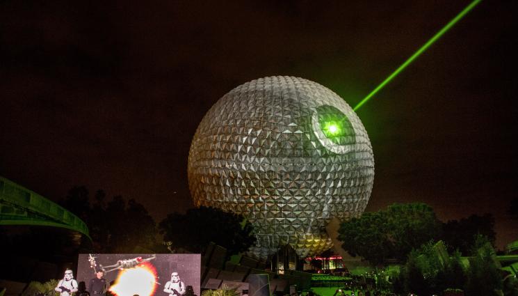 лъч междузвездни войни - КАТО В МЕЖДУЗВЕЗДНИ ВОЙНИ: Удари ни залп от Космоса