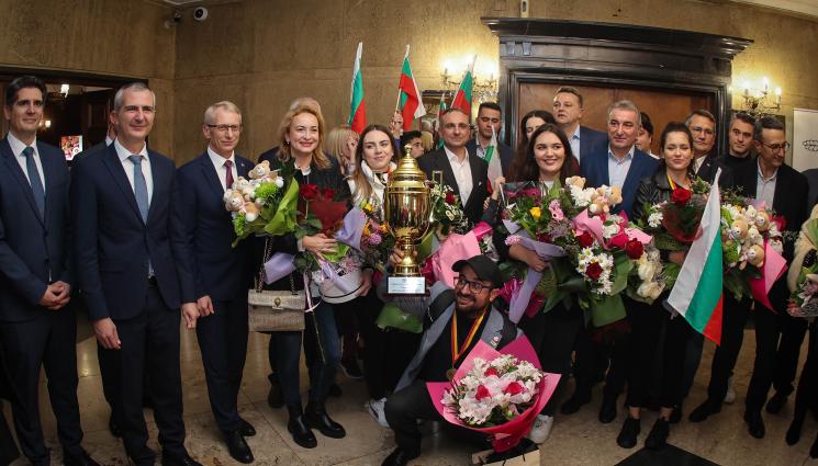 шахмат - По 10 000 лв. бонуси за шахматните ни кралици