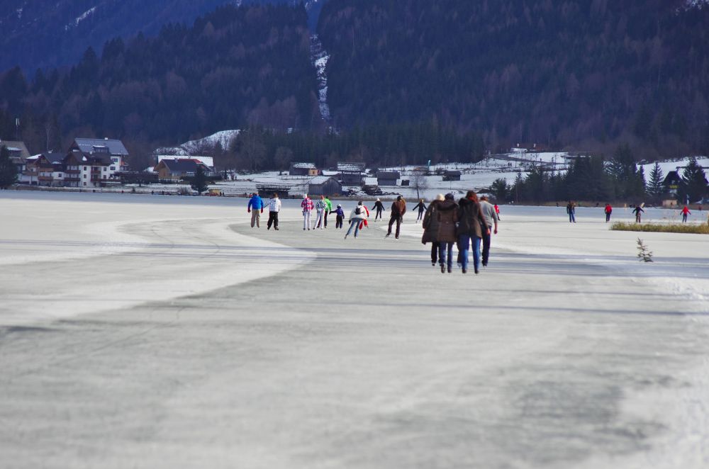 Езерото Weissensee в Техендорф, Австрия