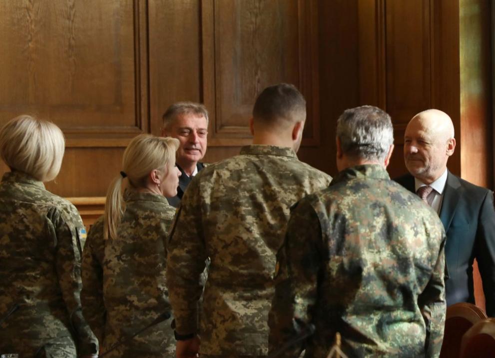 Министърът на отбраната Тодор Тагарев се срещна с украински военнослужещи,