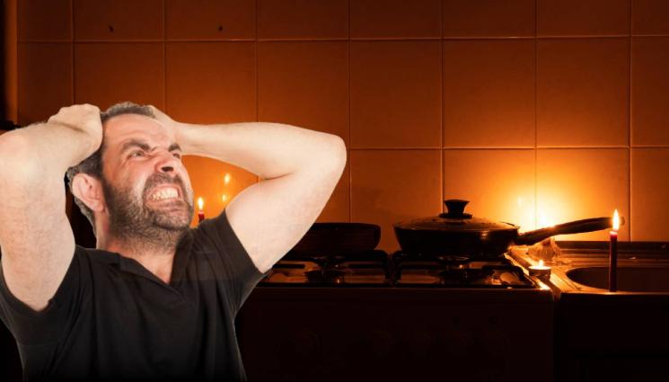 ядосан мъж - ИЗТРЕЩЯ: Бесен клиент отмъсти жестоко на енергото, спрял му токът! (ВИДЕО)