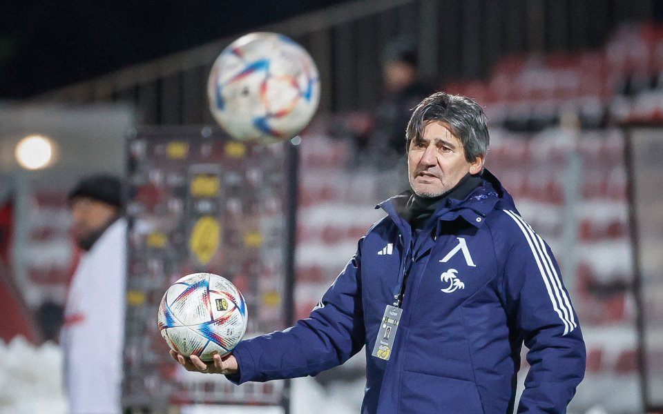 Шефовете на Левски вземат мерки, за да се спре свободното падане