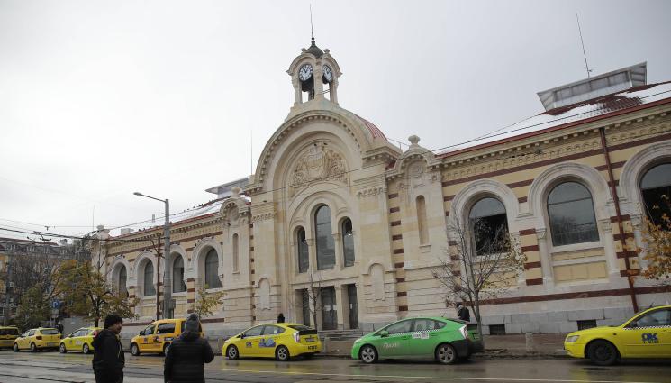 Централни хали - СЛЕД РЕМОНТА: Звън като от Биг Бен ще се чува от часовника на Централните хали