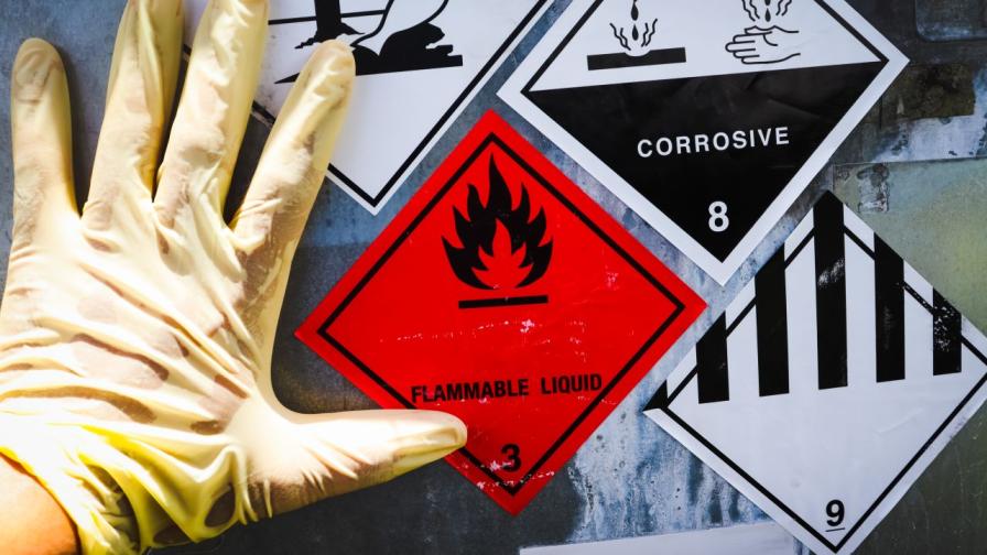 Иззети са опасни химикали от жилищен блок в "Люлин"