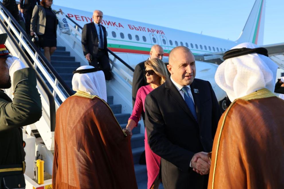  светлочервен радев президент деси радева дубай посещаване летище 