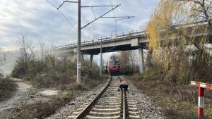 Локомотив на влак се запали на гара Тулово БГНЕСПо първоначална информация в