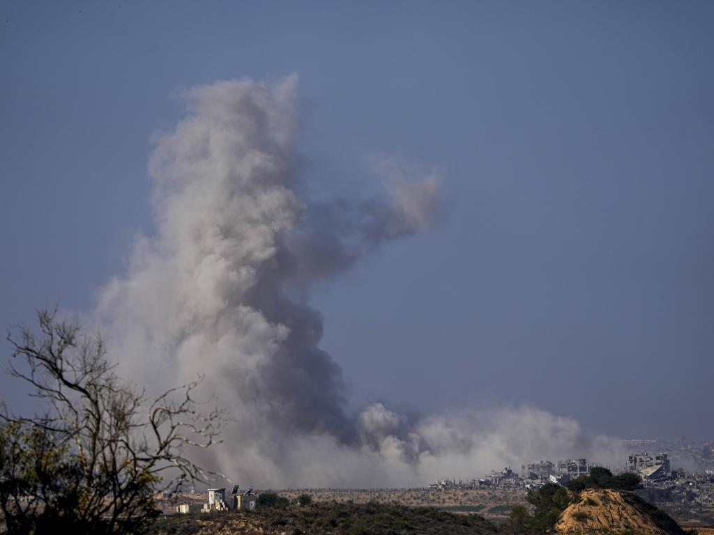 Израелските сили за отбрана нанесоха въздушен удар по бежанския лагер