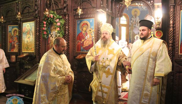 митрополит - Отслужиха молитва за здравето на патриарх Неофит