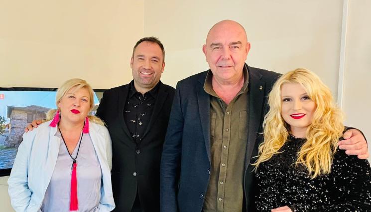 телегаф - ТелеГаф: Михова с червена къделя, Милото като турболесничей