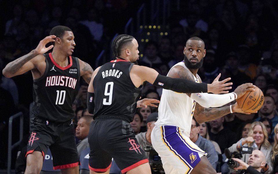 Лос Анджелис Лейкърс се наложи със 107:97 точки като домакин