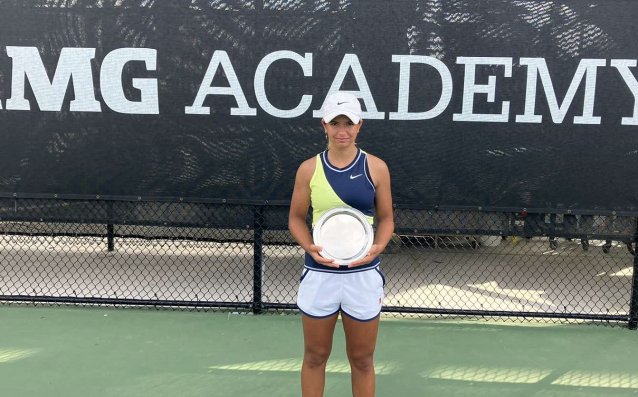 Ива Иванова се класира за четвъртфиналите на двойки на турнир в Монастир