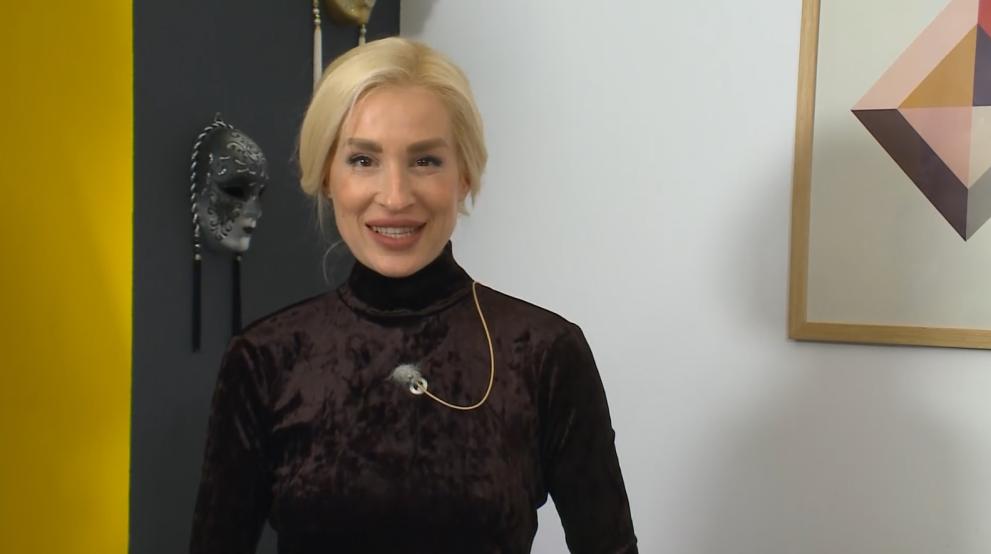  Виктория Естефан 