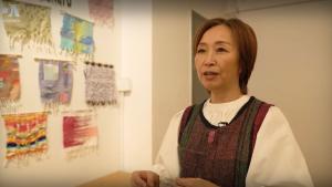 Изкуство, което лекува: Японка учи американци как да тъкат на стан (ВИДЕО)