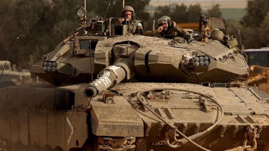Десетки израелски танкове нахлуха в Южна Газа