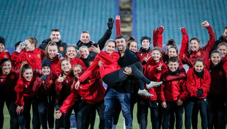 националки - Изненадаха националка с пръстен на тренировка