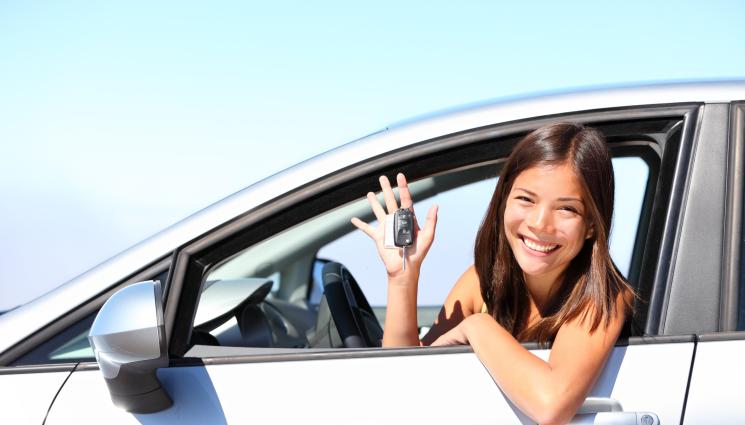 млад шофьор