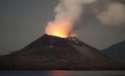 Вулканът Ибу изхвърли пепел на два километра височина