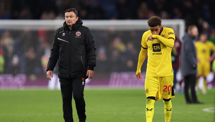 Шефилд - Падна първата треньорска глава във Висшата лига