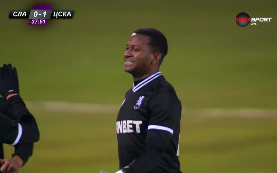 В 38-а минута на двубоя между Славия и ЦСКА Майкъл
