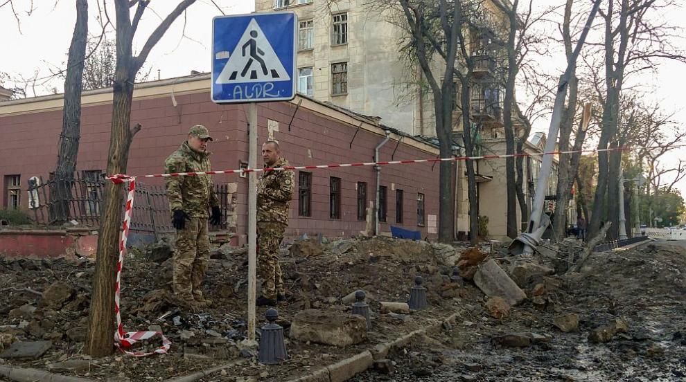 Силни взривове отекнаха в Одеса и Черноморск, обявиха въздушна тревога