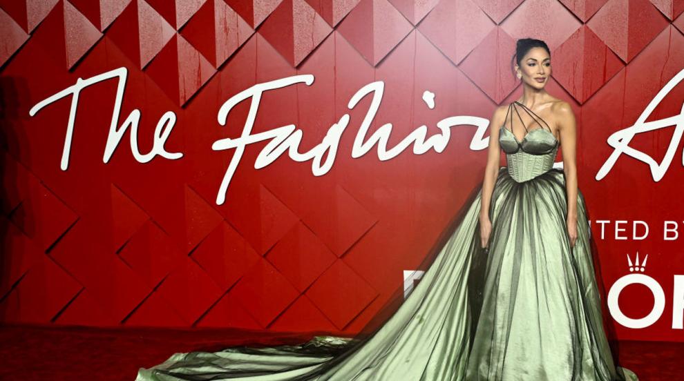 Звездният елит на Британските модни награди: Провокации и експерименти (СНИМКИ)