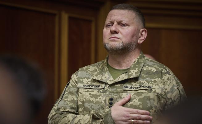Украйна е уведомила Белия дом, че планира да уволни Валерий Залужни