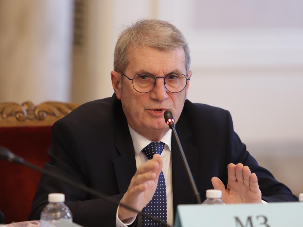 Министърът на здравеопазването проф Христо Хинков обяви че след ротацията