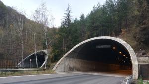 Тунел Топли дол