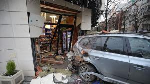 Кола се вряза в магазин в София съобщава Инцидентът
