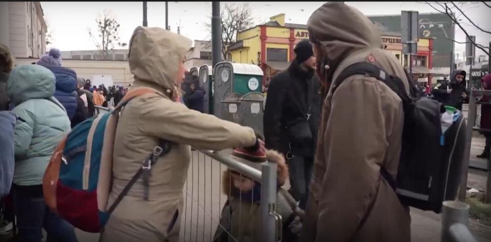 Разположен на 80 км от границата с Полша – Лвов,