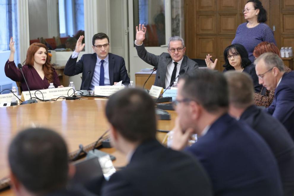 Комисията по бюджет и финанси в Народното събрание прие на