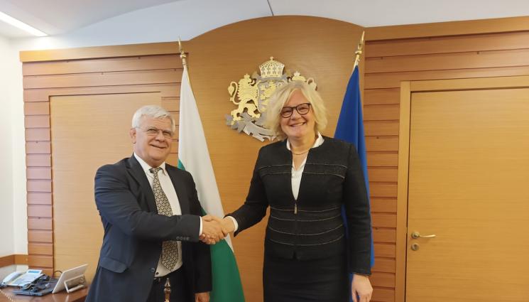 Кирил Вътев Андреа Икич Бьом - Агро Телеграф: Австрия ни предлага породисти животни, ние вино