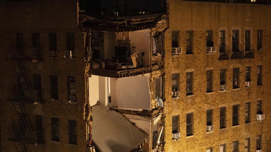 Част от седеметажна жилищна сграда в Ню Йорк се срути (ВИДЕО/СНИМКИ)