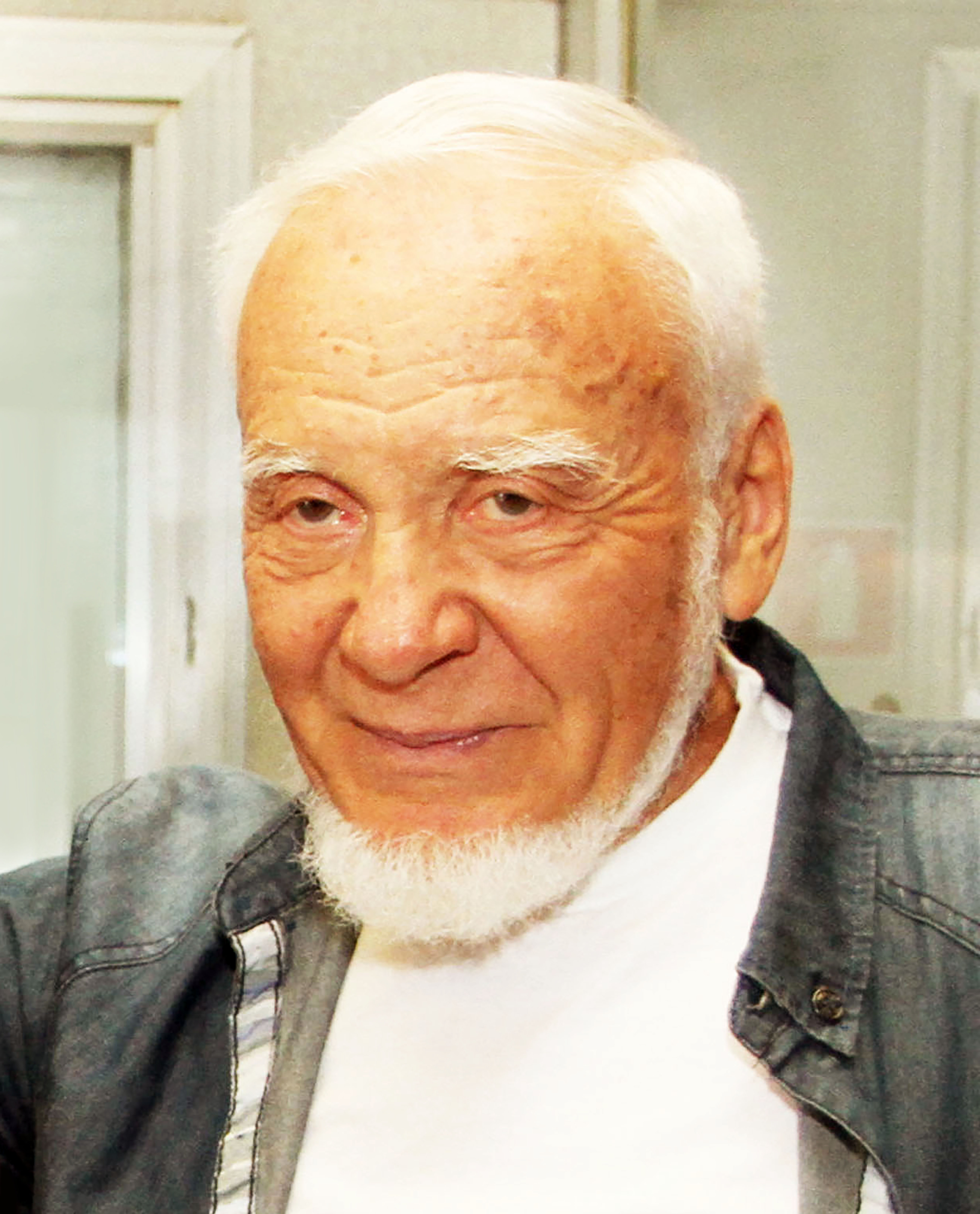 Милко Диков