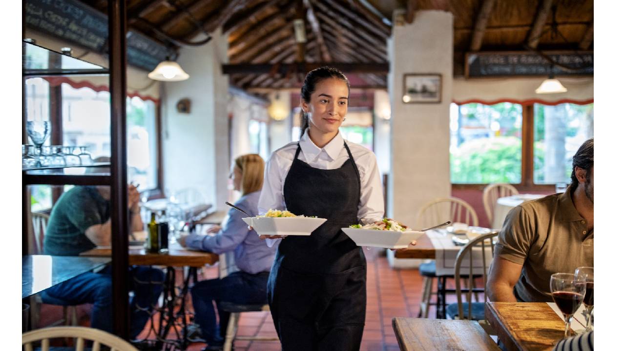 сервитьорка