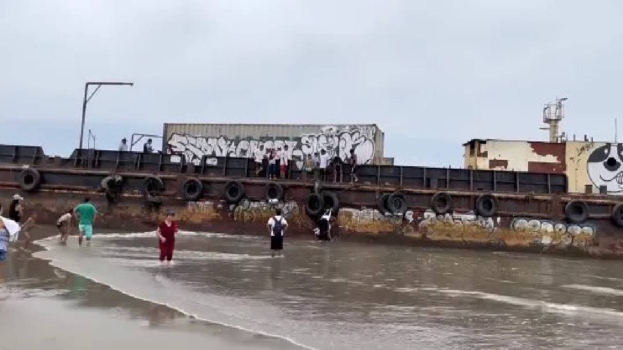 кораб призрак