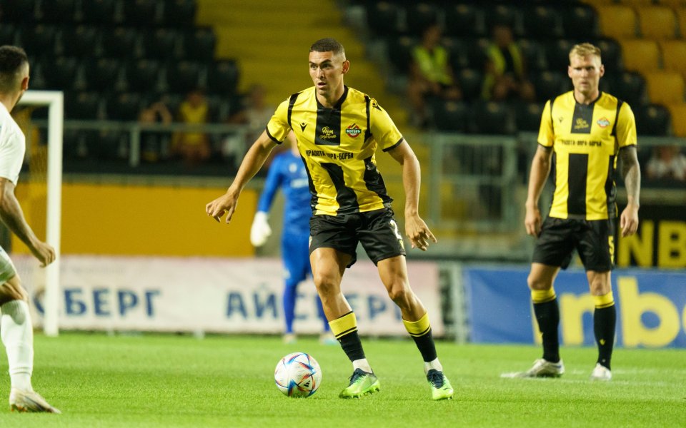 Ботев Пловдив обяви, че се разделя с Рой Херман. Бранителят