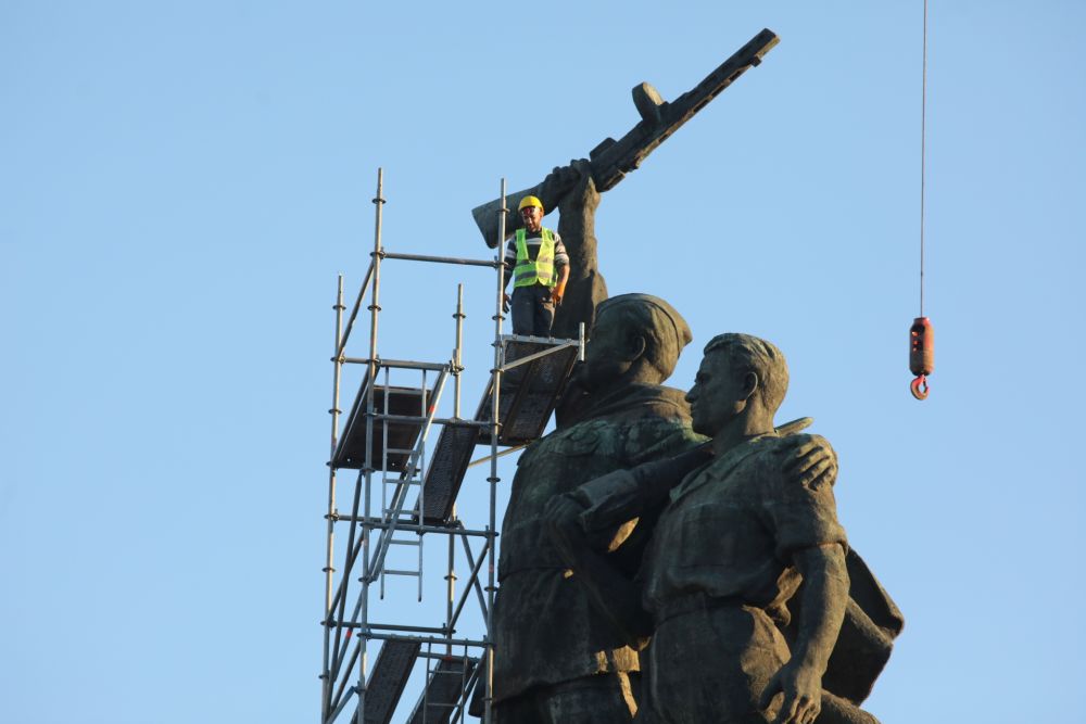 Паметника на Съветската армия