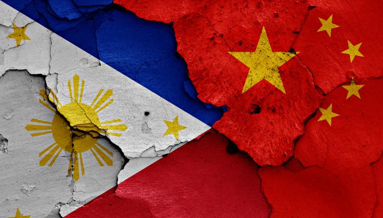 китай филипини - КОЛЕДАТА НЕВЪЗМОЖНА: Китай прогони лодки, натоварени с подаръци за филипинската армия (ВИДЕО)