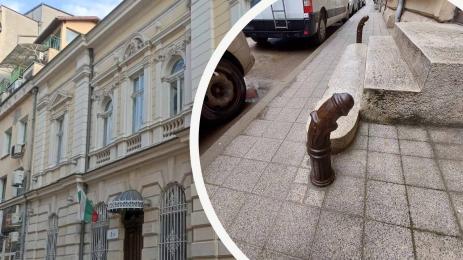 Къщата с фалосите