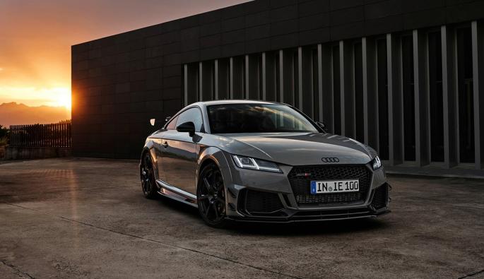  Audi TT RS Coupe Iconic Edition