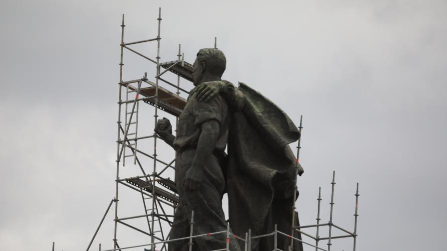 Административният съд е образувал второ дело за демонтажа на Паметника на Съветската армия