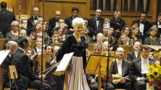 Оперната прима Райна Кабаиванска празнува своя рожден ден