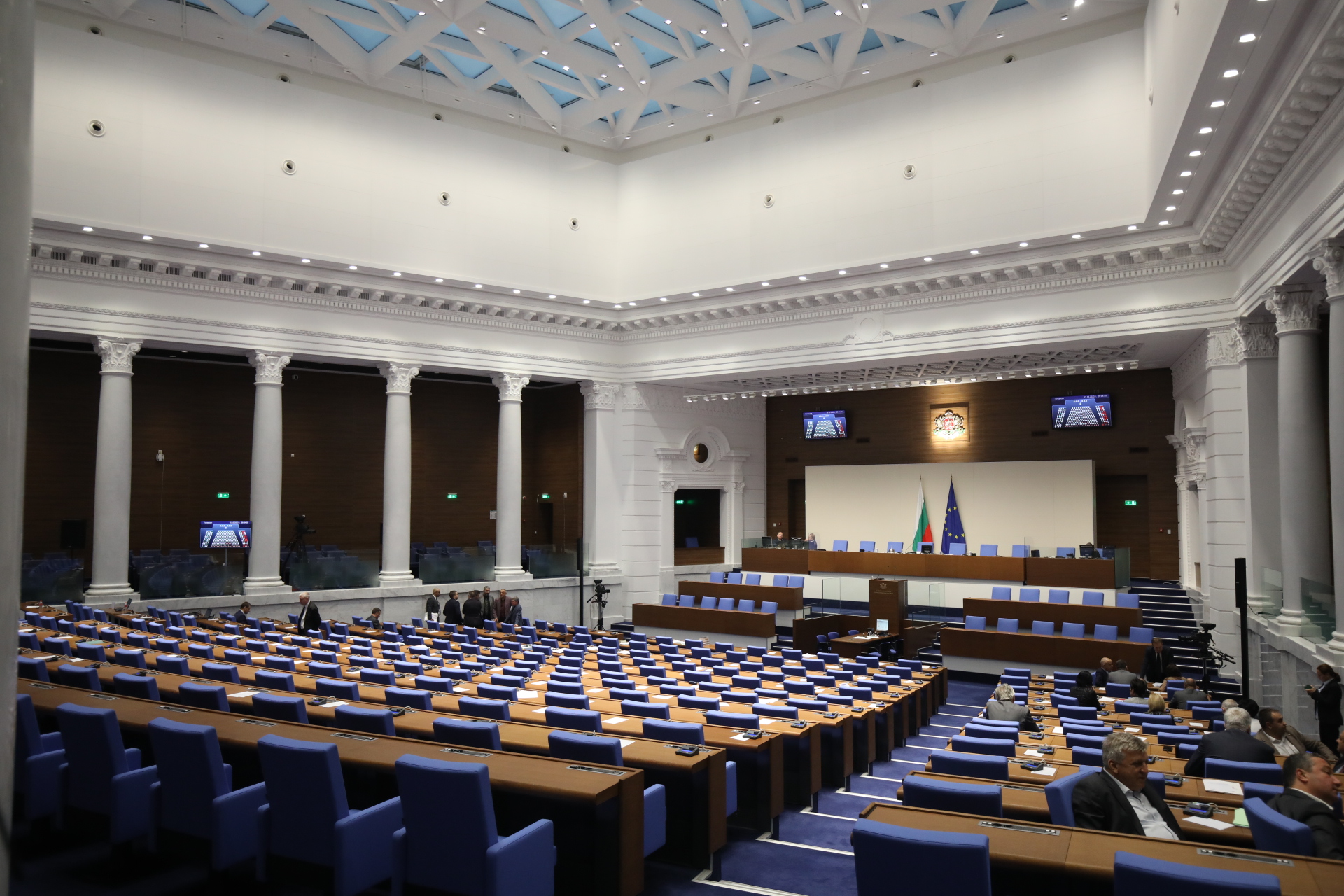 Отиваме ли към нови избори? Опозицията иска оставка на правителството