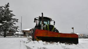 Поради обилен снеговалеж има ограничения по пътища в област Благоевград
