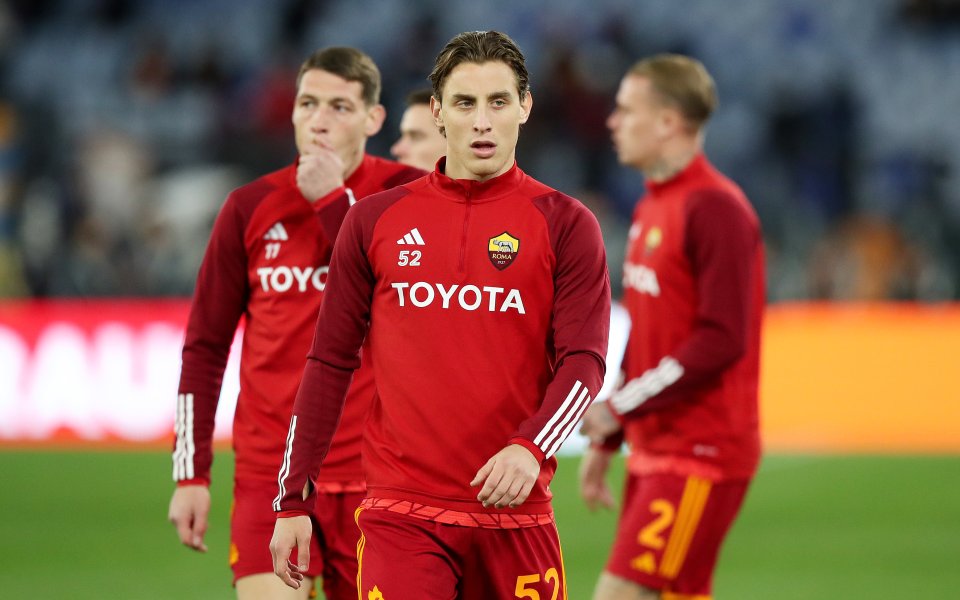 Едоардо Бове продължи договора си с Рома, съобщиха от италианския