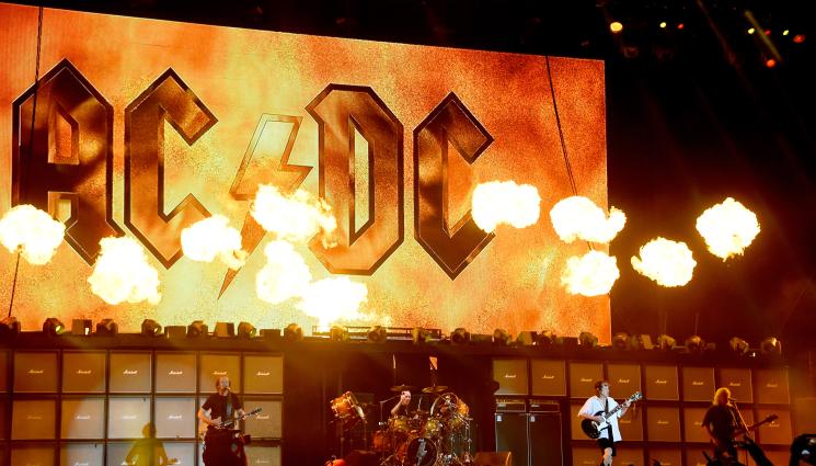 AC DC - РОКЪТ ОСИРОТЯ: Отиде си първият барабанист на AC/DC